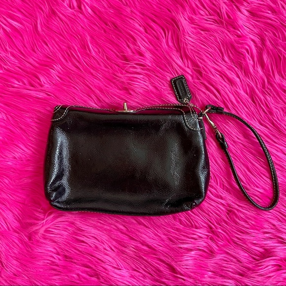 Y2K Black Patent Leather Coach Wristlet - Picture 2 of 7